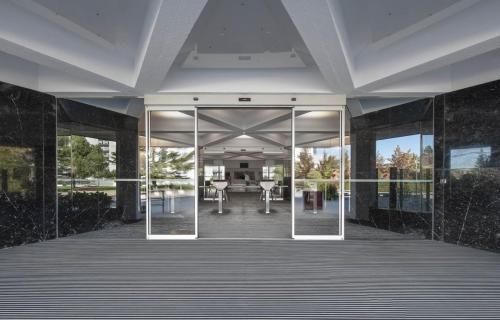 un-hall-edificio-de-ciencias01