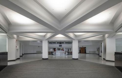 un-hall-edificio-de-ciencias03